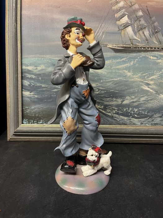 Колекционерска фигура-“Циркът идва в града”.