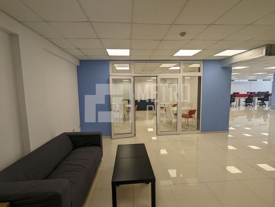 Дава се под наем Офис в София, Младост 3 - 353 кв.м за 2400 € - Снимка #4