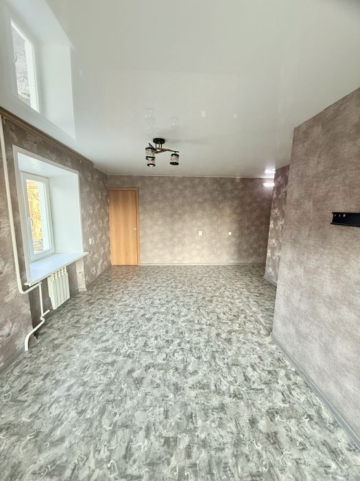 Продам 1.5ку,р-он наб.Ульбы!