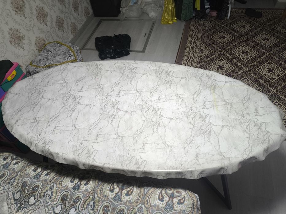 Стол для кухни и зала