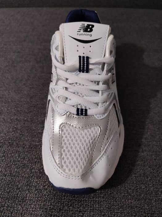 Продам новые кроссовки new balance