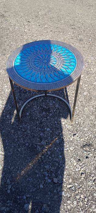 Столик. Стол. Мебель для гостиной.