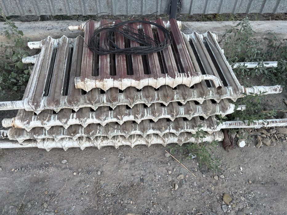 Продам чугунные батареи