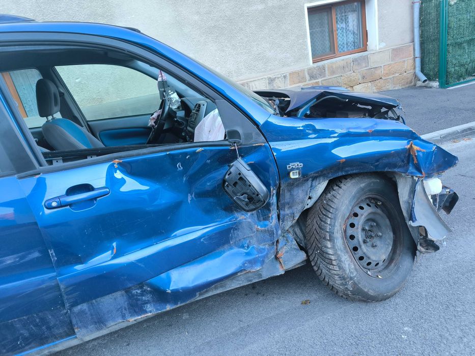 Тойота рав 4 , дизел 2002 година , блъсната за части