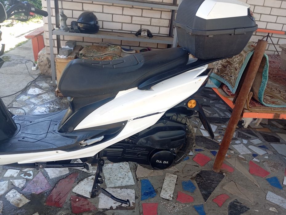 Продам скутер макси Срочно
