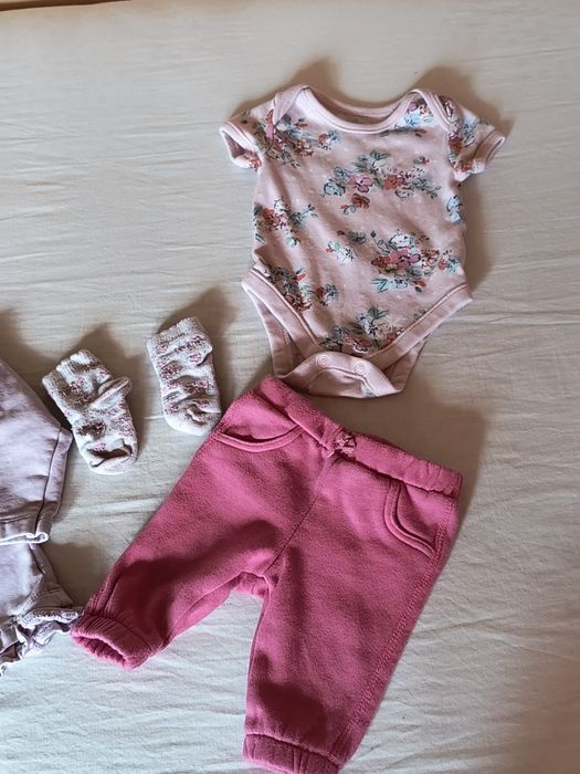 Реалистична кукла с меко тяло и силиконови ,меки крайници и глава.
Раз