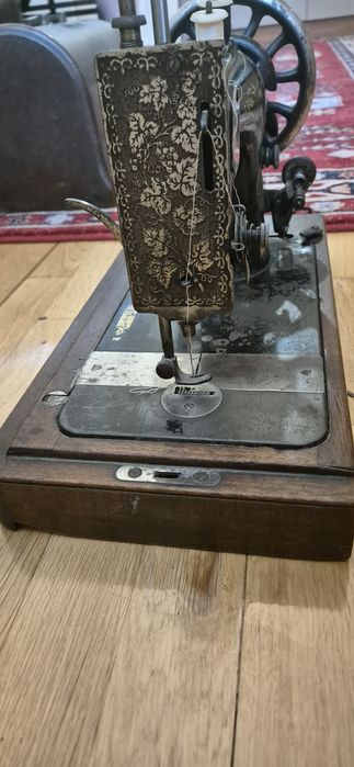 Продавам шевна машина Сингер