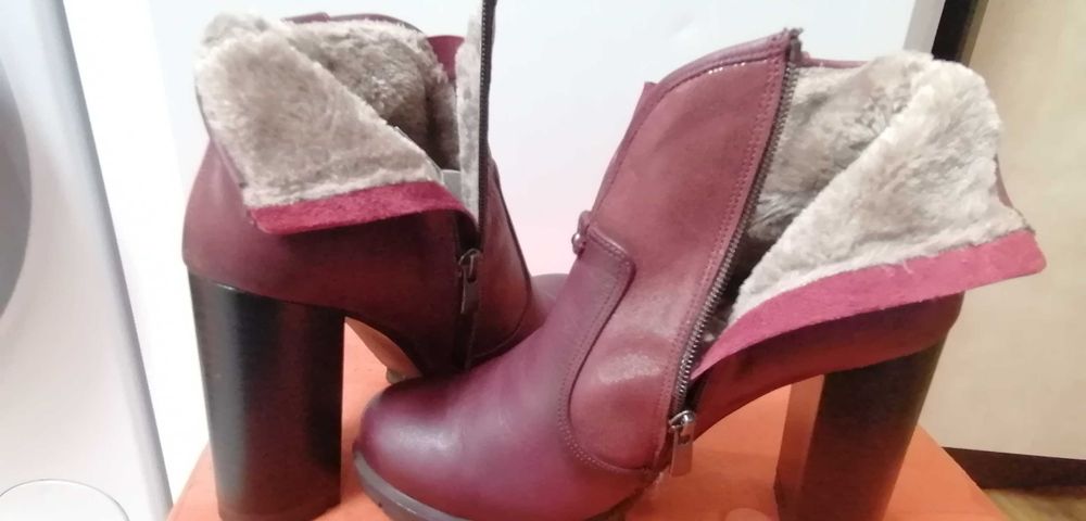 Дамски боти от естествена кожа