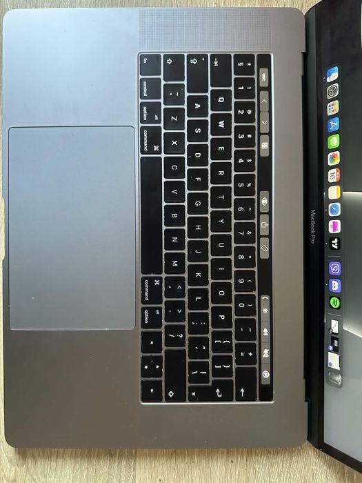 MacBook Pro 15" 2016 i7 2.7GHz 16GB RAM - Перфектно състояние!