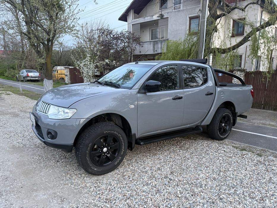 Mitsubishi L200 Navigatie blocant spate