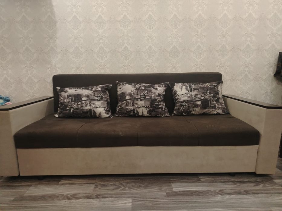 Продам Диван в хорошем состоянии