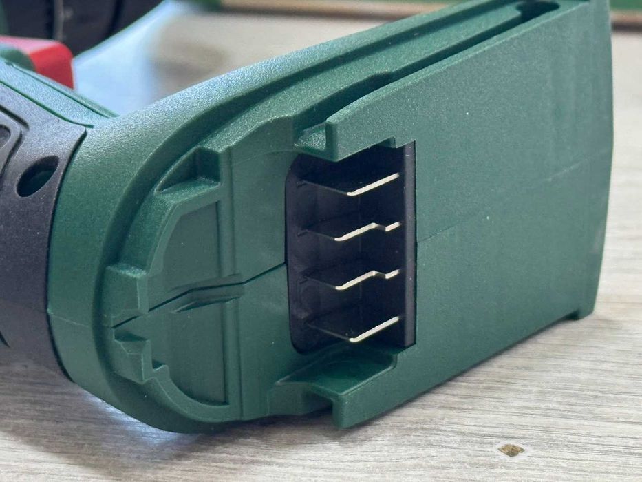 Акумулаторен ударен винтоверт BOSCH, без батерия и зарядно