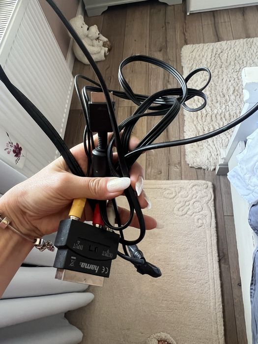 PlayStation 3 Super Slim + controller original Sony + cabluri