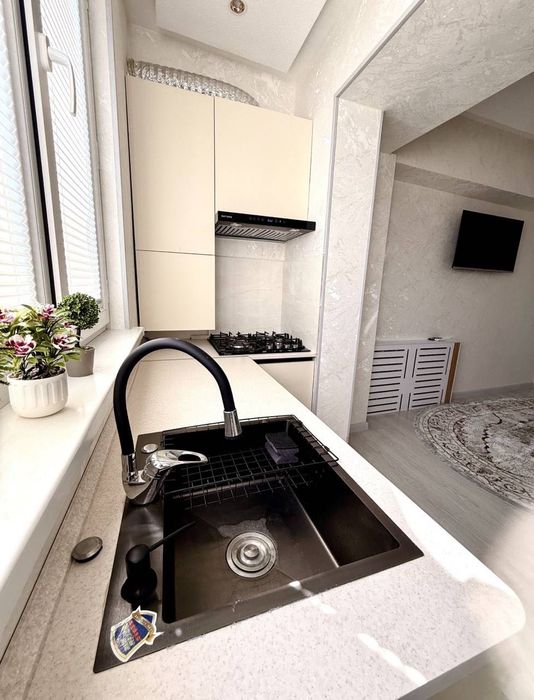 Продается 1в2 ком квартира ЦУМ 110 школа