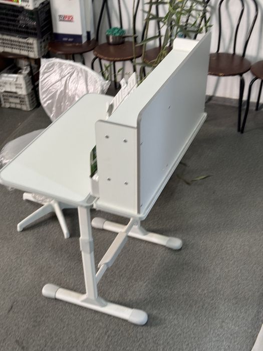 Parta kreslo bilan. Парта с кресло для учеников