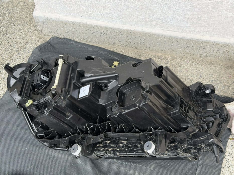 Shadowline LED Adaptive фар за BMW G05 X5 LCI / G06 X6 LCI