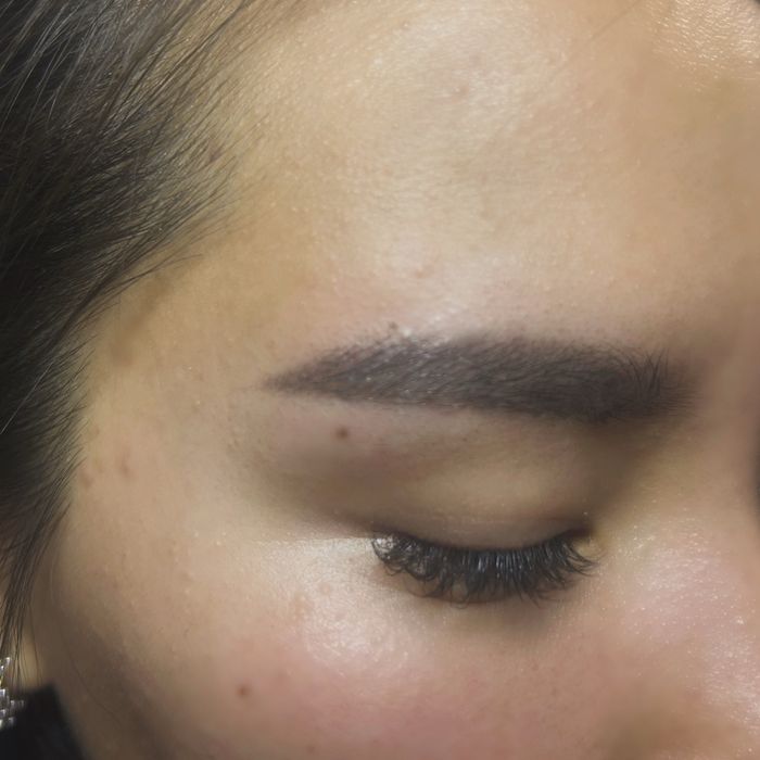 Модели на маникюр и брови