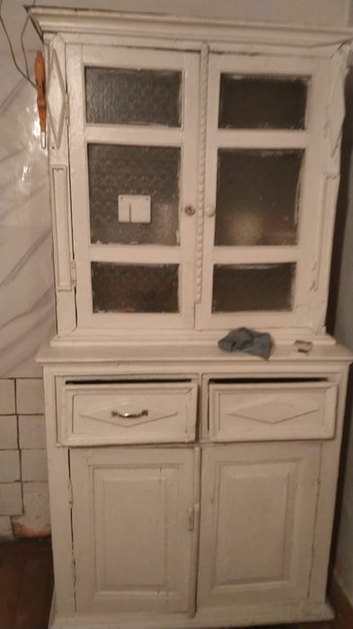 Продам старинный буфет, под реставрацию