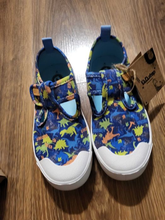 Vand incaltaminte DD Step noua