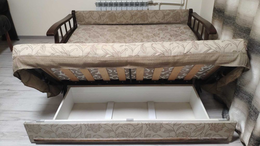 Диван в хорошем состоянии