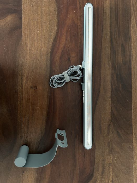 LED лампа за монитор с регулиране на силата на светлината