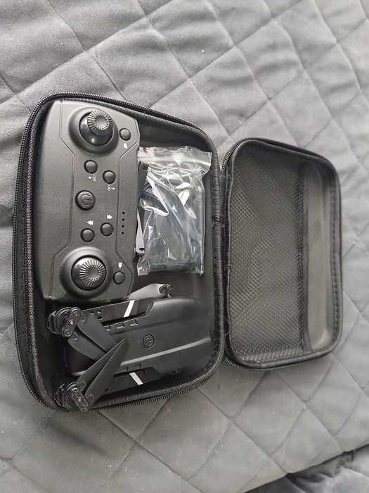 Продавам дрон , E88 Nova , чисто нов