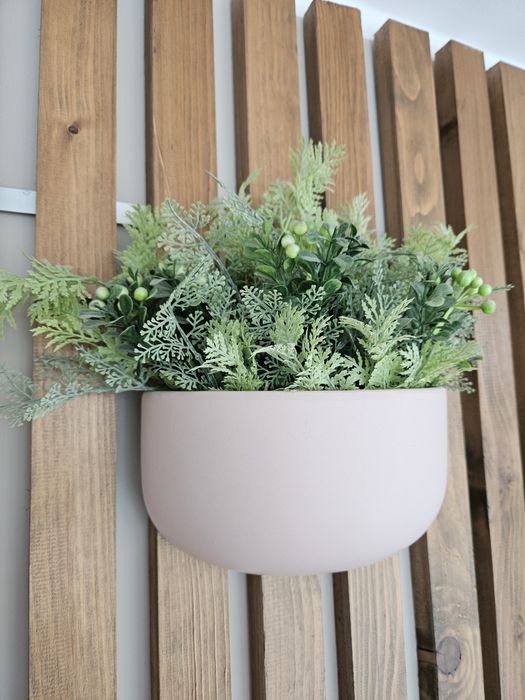 Ghiveci perete suspendat