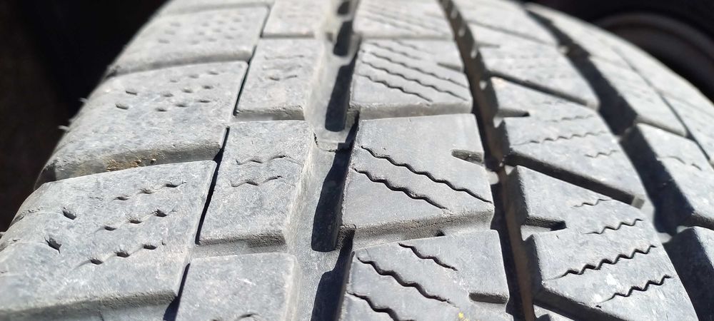 3 броя Гуми зимни -195-60-16с/бусове/