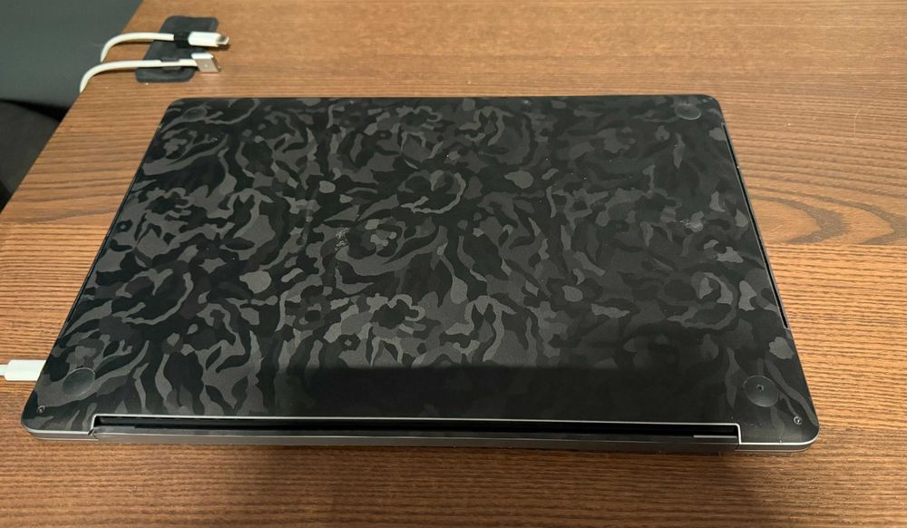 Macbook Pro 15" 2018 i9 2.9ghz, 32GB RAM, 1TB, Radeon Pro Vega 20