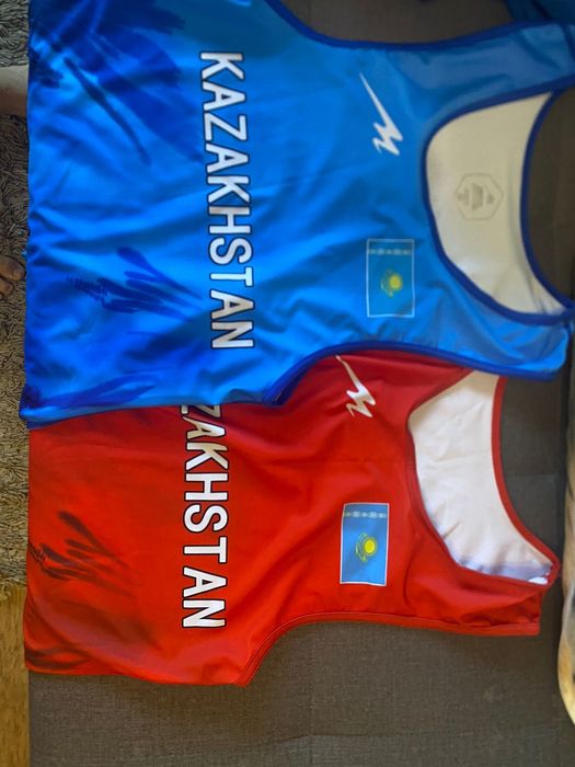 Продаю нательники и борцовки