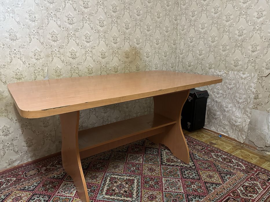 стол хороший большой