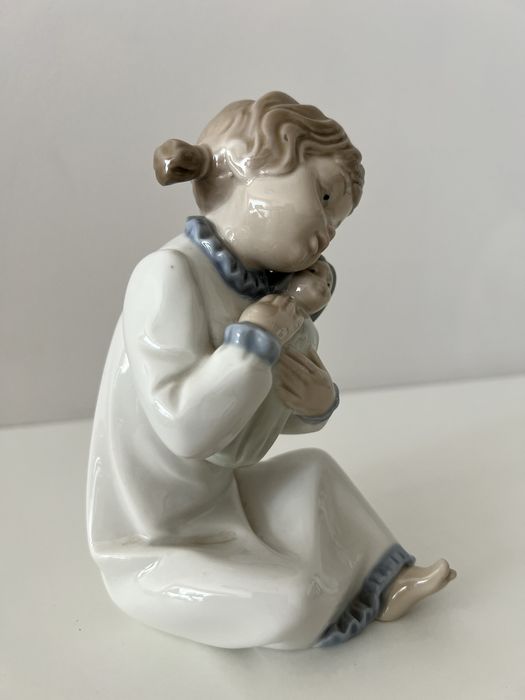 Колекционерска порцеланова фигурка Nao by Lladro