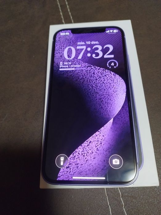 iPhone 12 in stare super