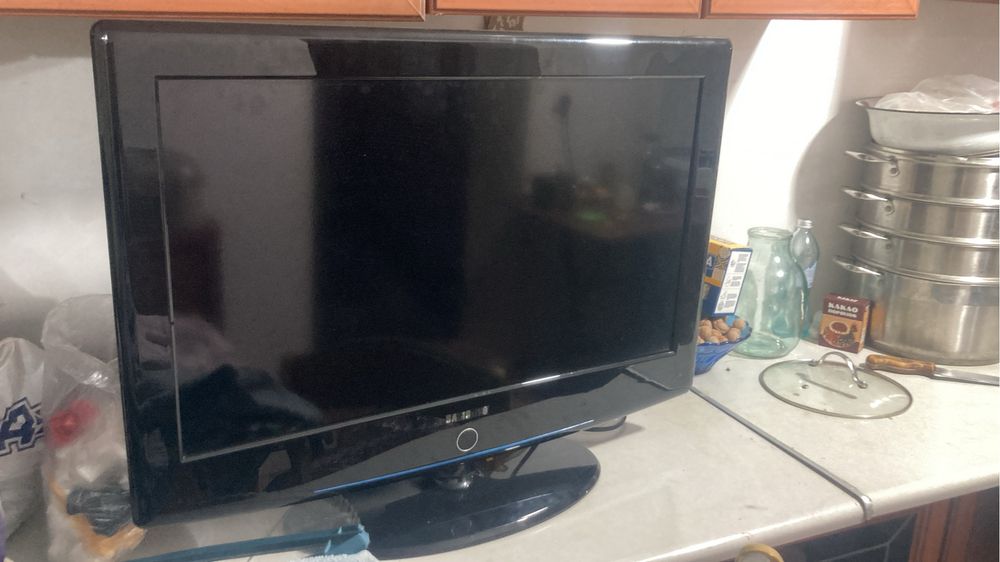 Пподам два телевизора