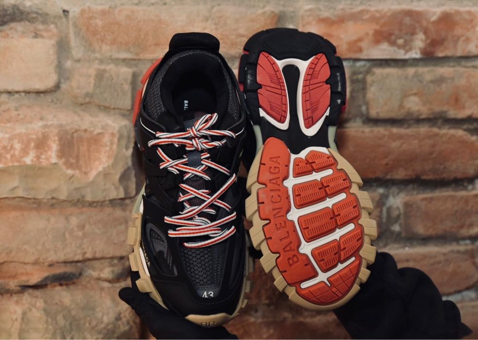 Balenciaga track