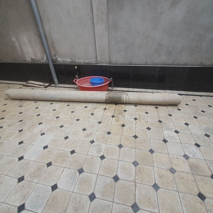 Romlar va truba sotiladi