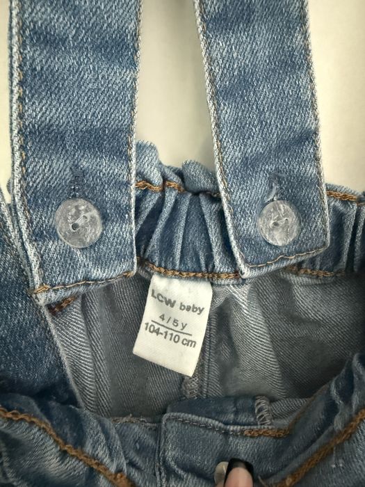 Гащеризон за момиченце, отговарящ на 104-110 см