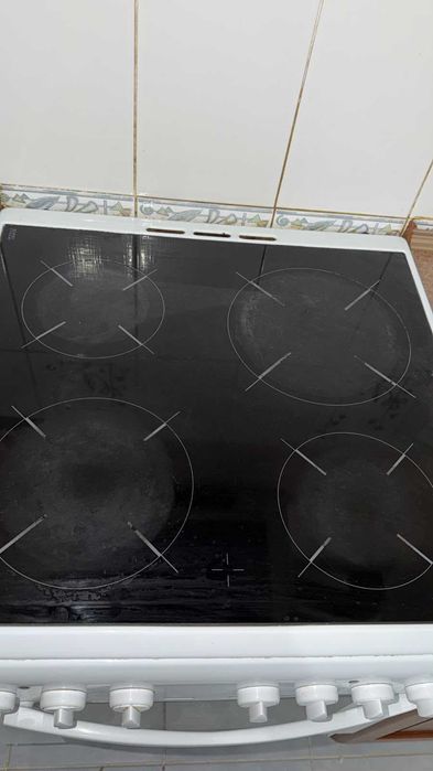 Indesit электроплита