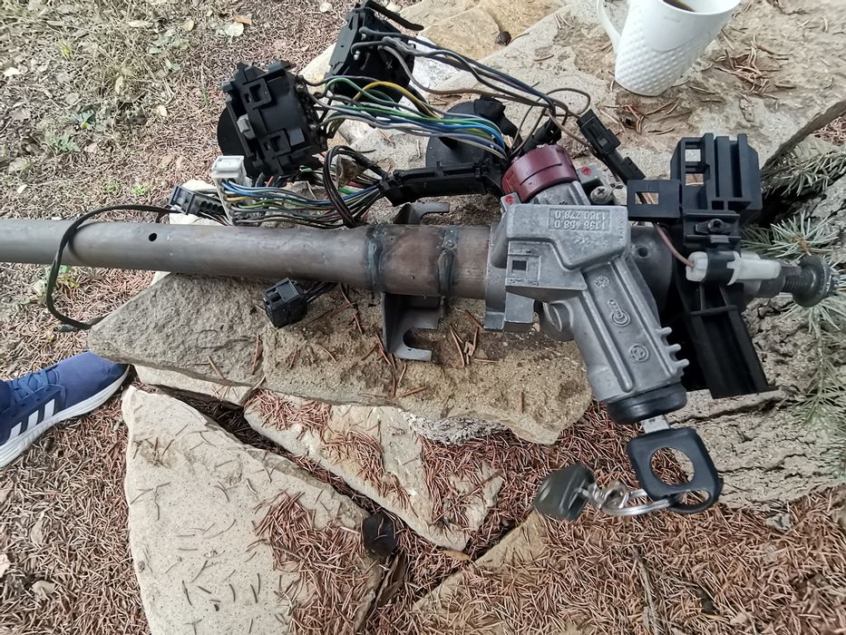 Кормилен прът, капак клапани и картер BMW e 36 m43