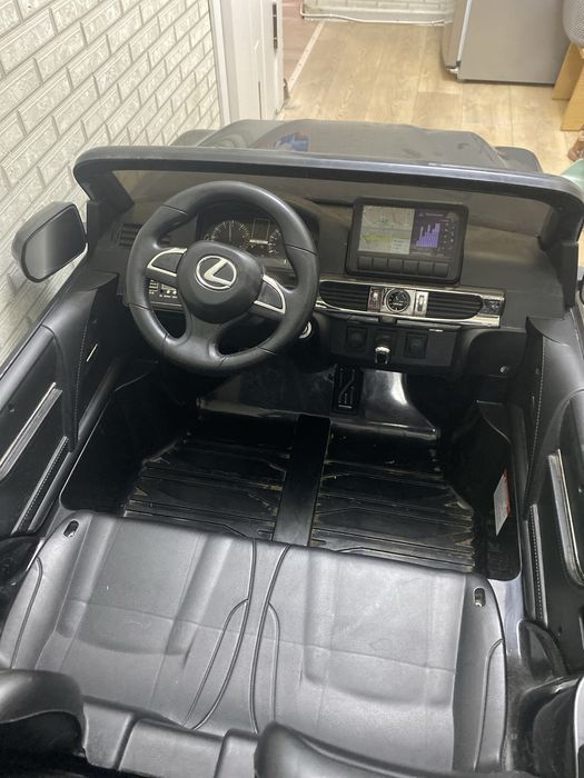 Детская машина Lexus 570