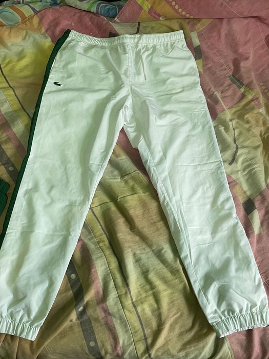 Продавам екип лакоста хл вижте в описанието