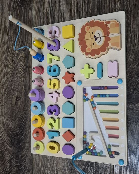 Jucarie din lemn Tableta Montessori cu puzzle si diverse alte jocuri