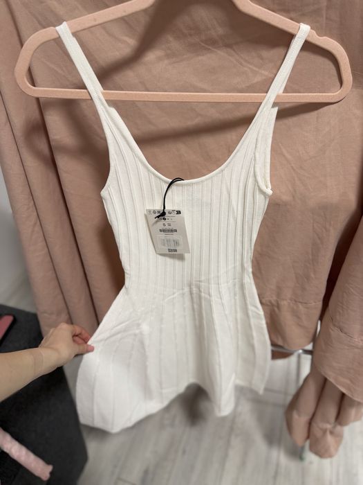 Rochie S- noua, cu eticheta Bershka