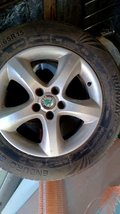 Vând jante aluminiu 195/65/15 !