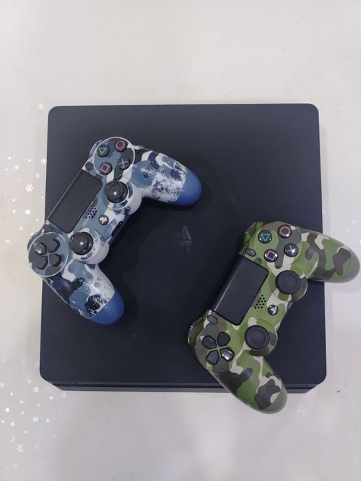 Продам ps4 1tb идеал состояние