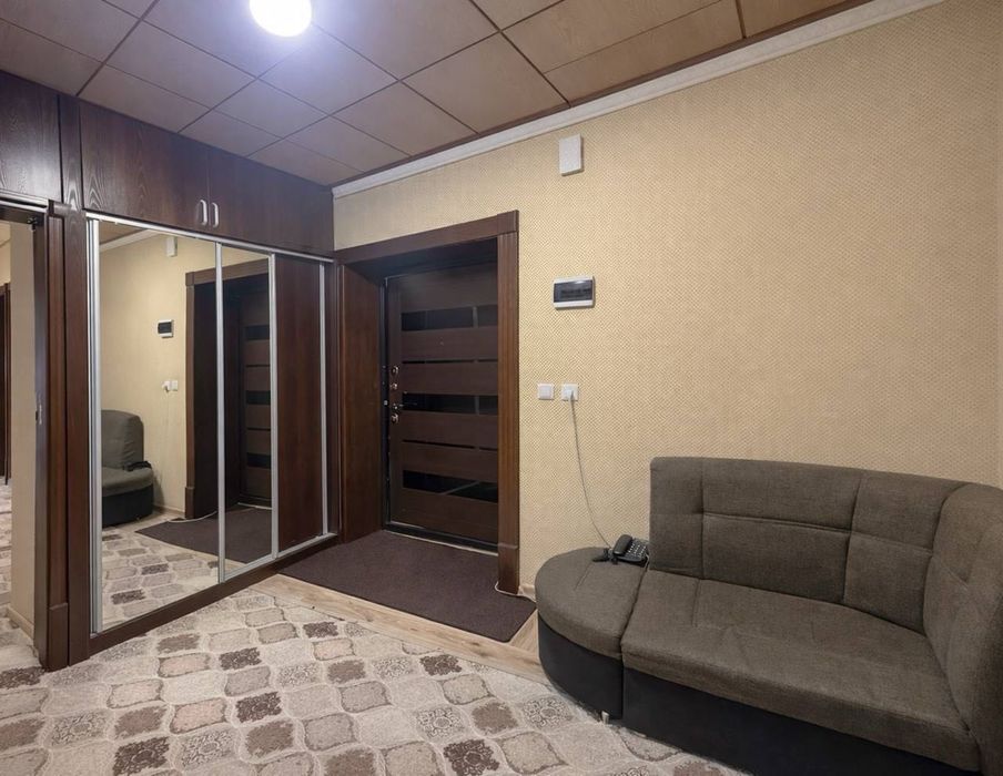 Паркенский 77-СЕРИЯ 90m2 4/2/4 Квартира Четыре-Комнаты ремонт хороший