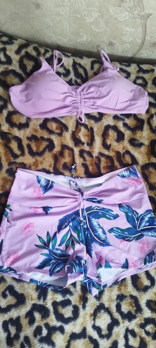 Купальник раздельный с шортами