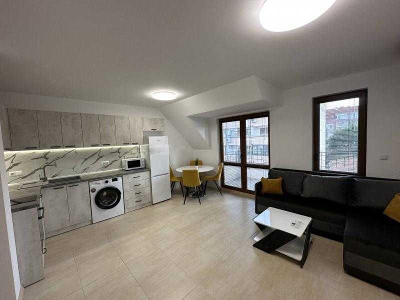 Дава се под наем Двустаен апартамент в Бургас, Лазур - 80 кв.м за 648.21 € - Снимка #1