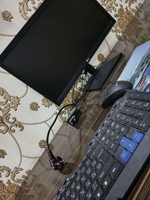 Kompyuter hamma narsasi bilan