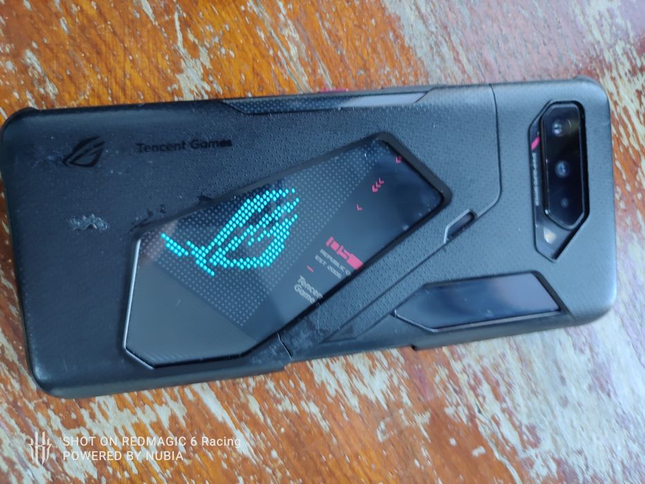 Продам телефон Asus RogPhone 5